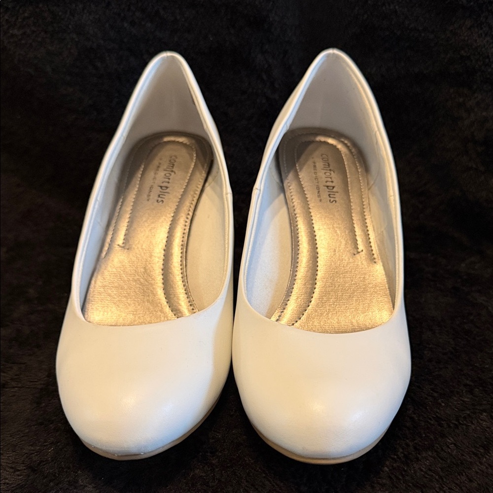 Comfort Plus by Predictions Women's Classic White Heels